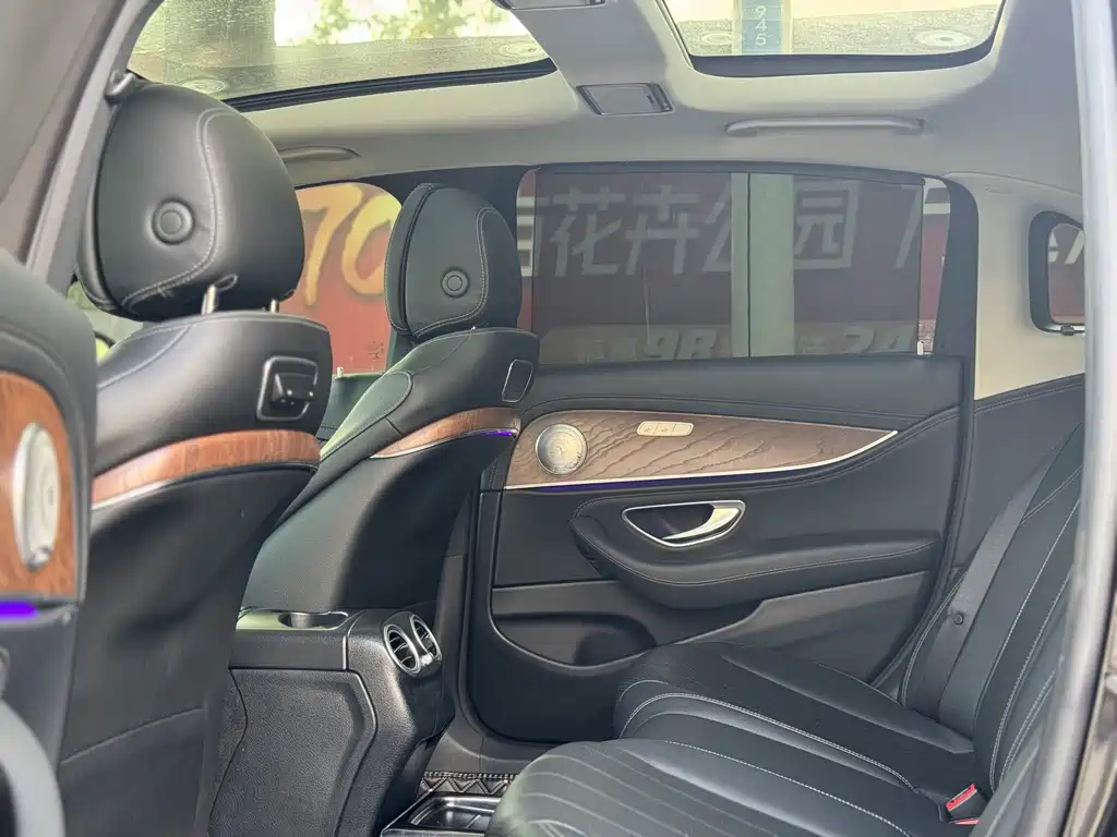 MERCEDES-BENZ E CLASS