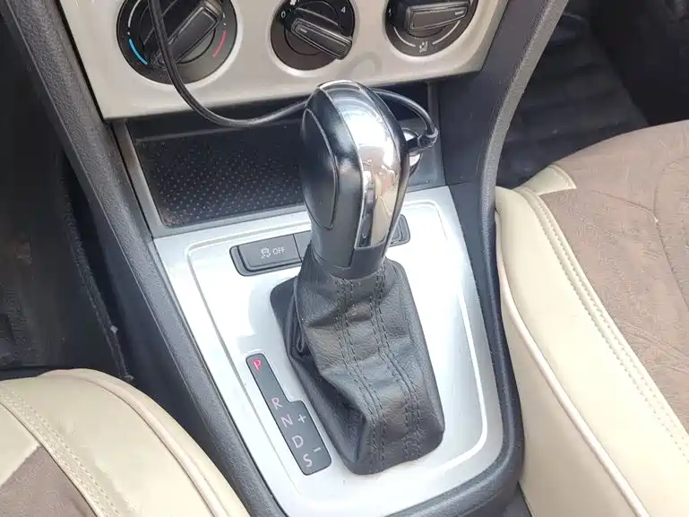 Volkswagen Lavida — миниатюра 10
