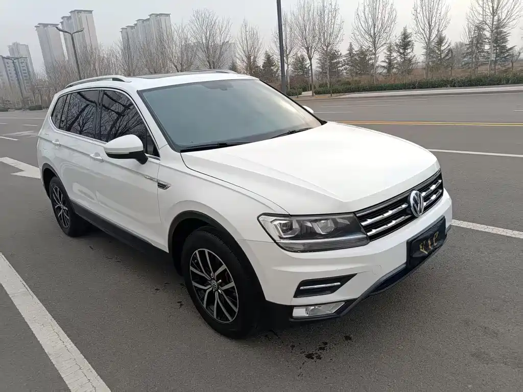 Volkswagen Tiguan L — миниатюра 3