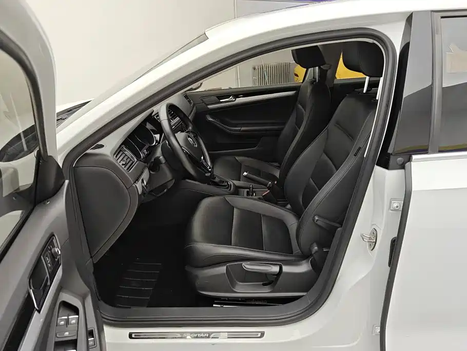 Volkswagen Sagitar — миниатюра 9
