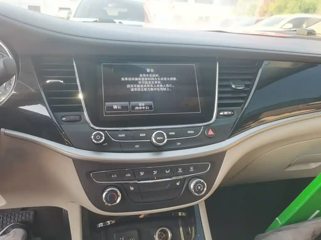 Buick Verano — миниатюра 13