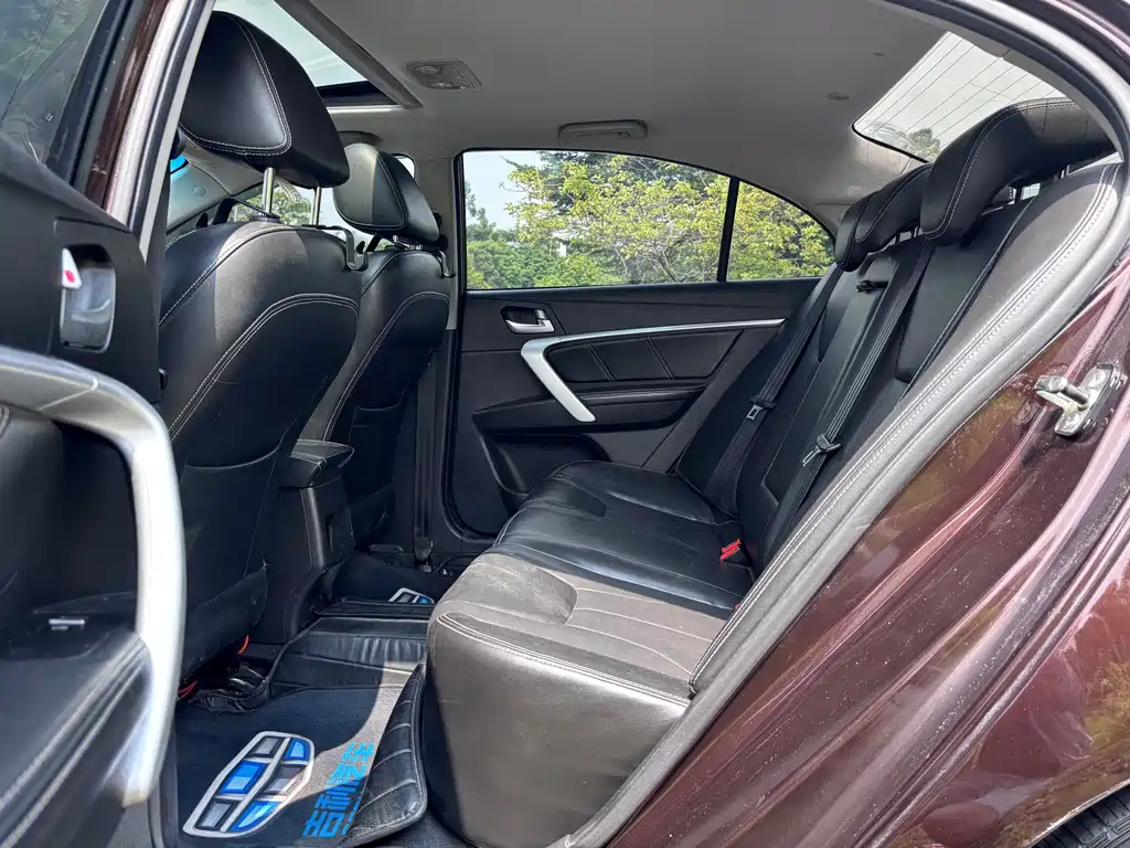 Geely Emgrand — миниатюра 10