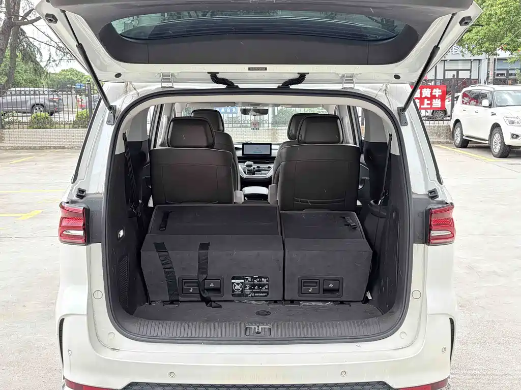 Roewe iMAX8 — миниатюра 11