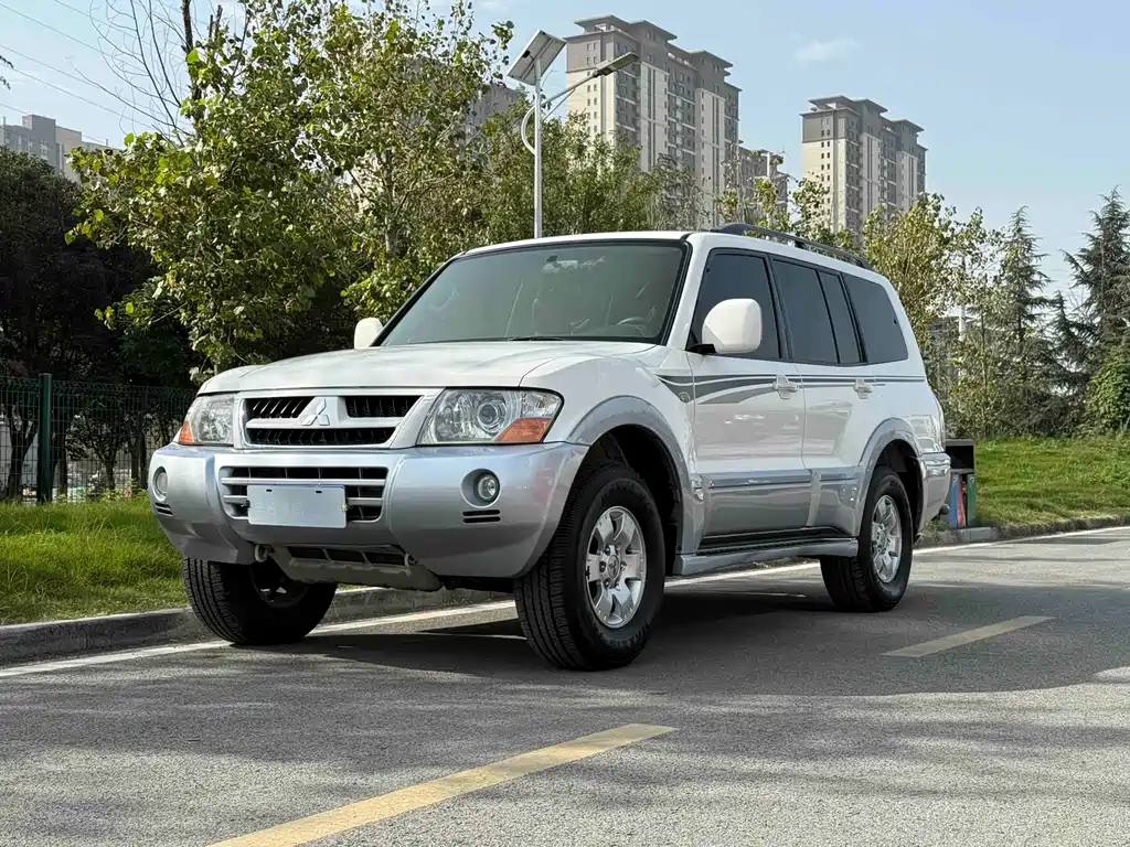 Купить Mitsubishi Pajero