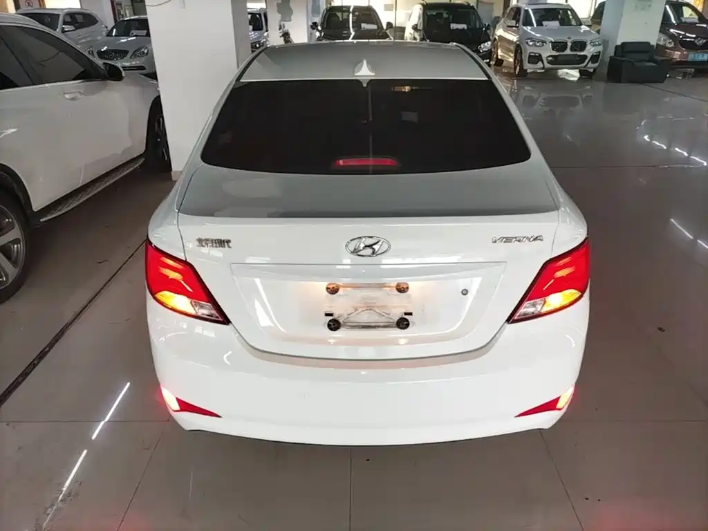 Hyundai Verna — миниатюра 6