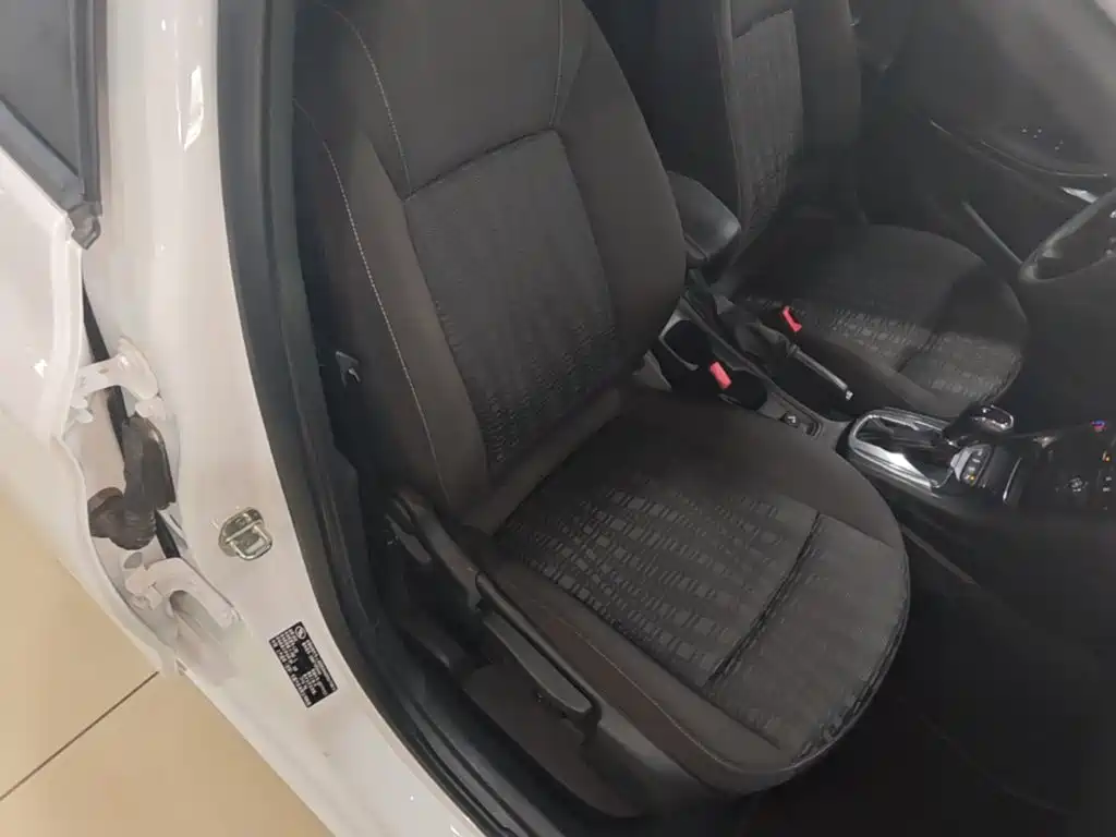Buick Verano — миниатюра 25