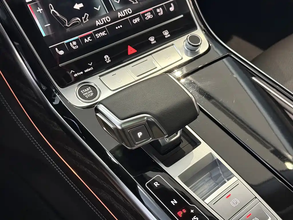 Audi A8 — миниатюра 9