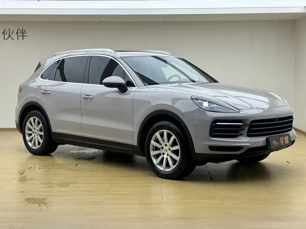 Porsche Cayenne — миниатюра 3