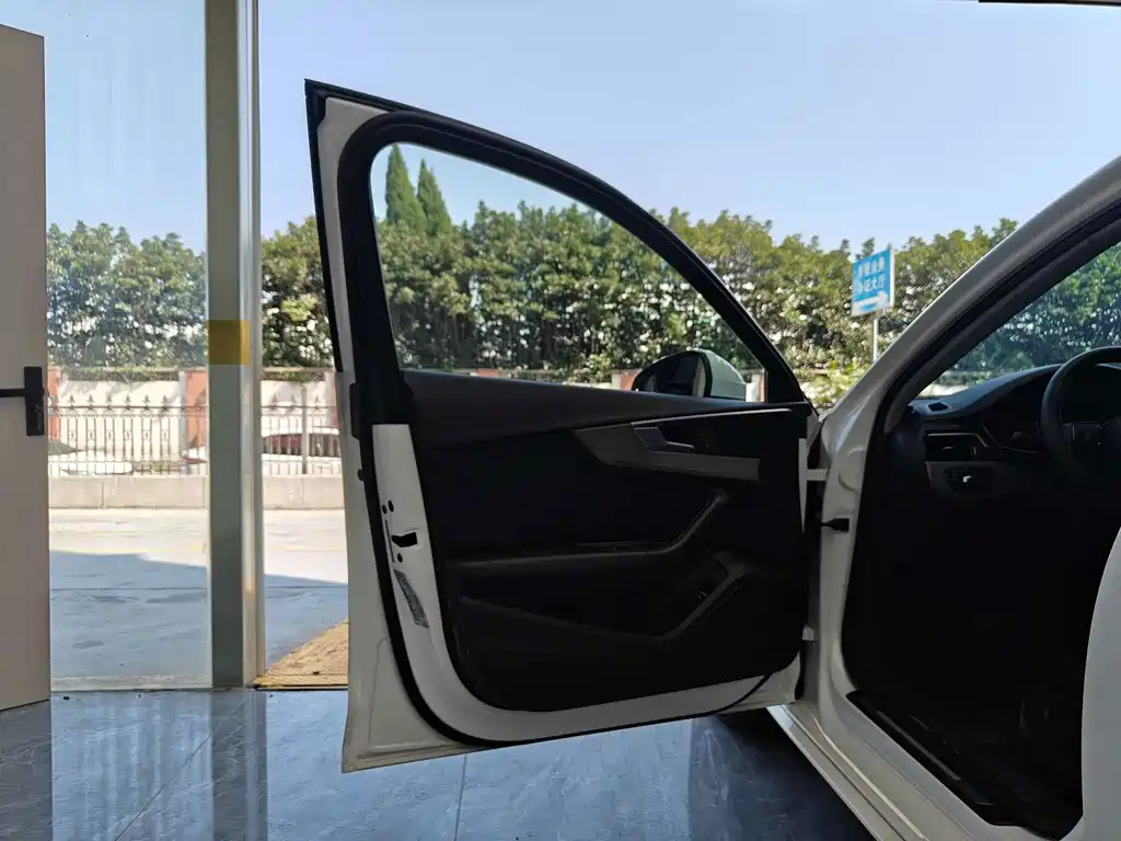 Audi A4L — миниатюра 8