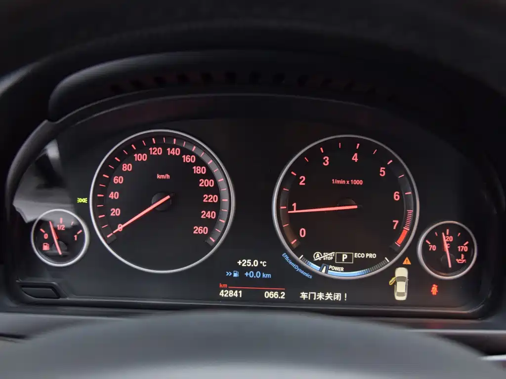 BMW 5 Series — миниатюра 9