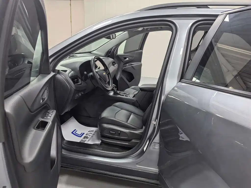 Chevrolet Equinox — миниатюра 11