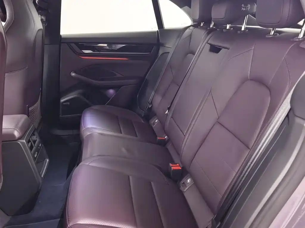 Porsche Macan EV — миниатюра 11