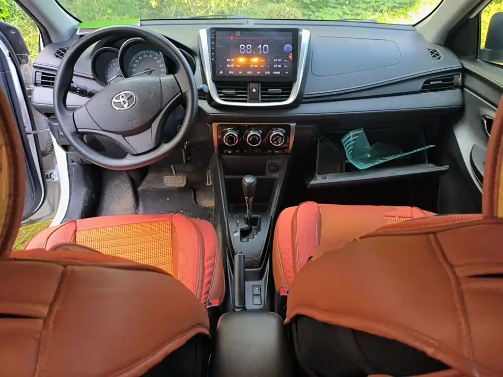 Toyota Yaris L — миниатюра 5