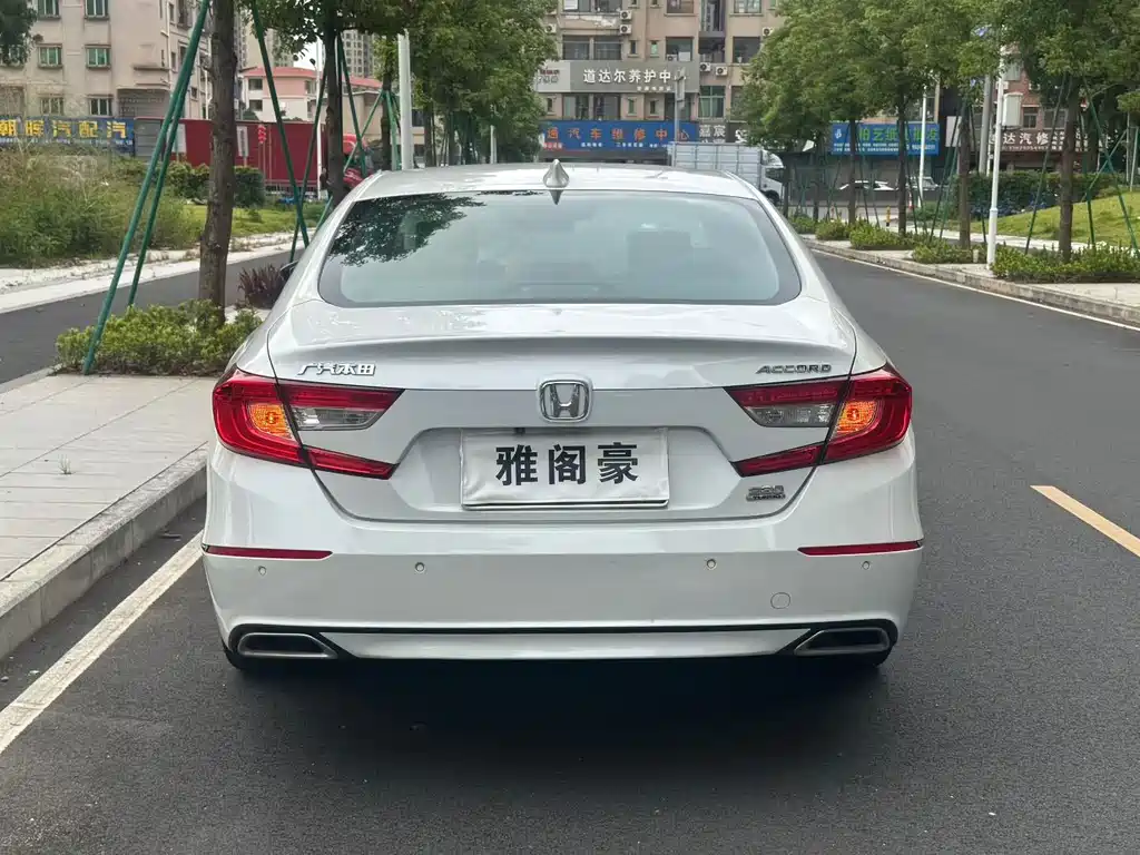 Honda Accord — миниатюра 8