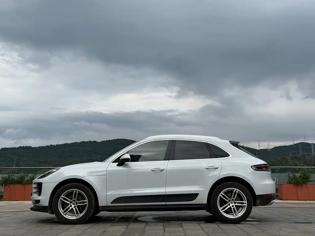 Porsche Macan — миниатюра 10