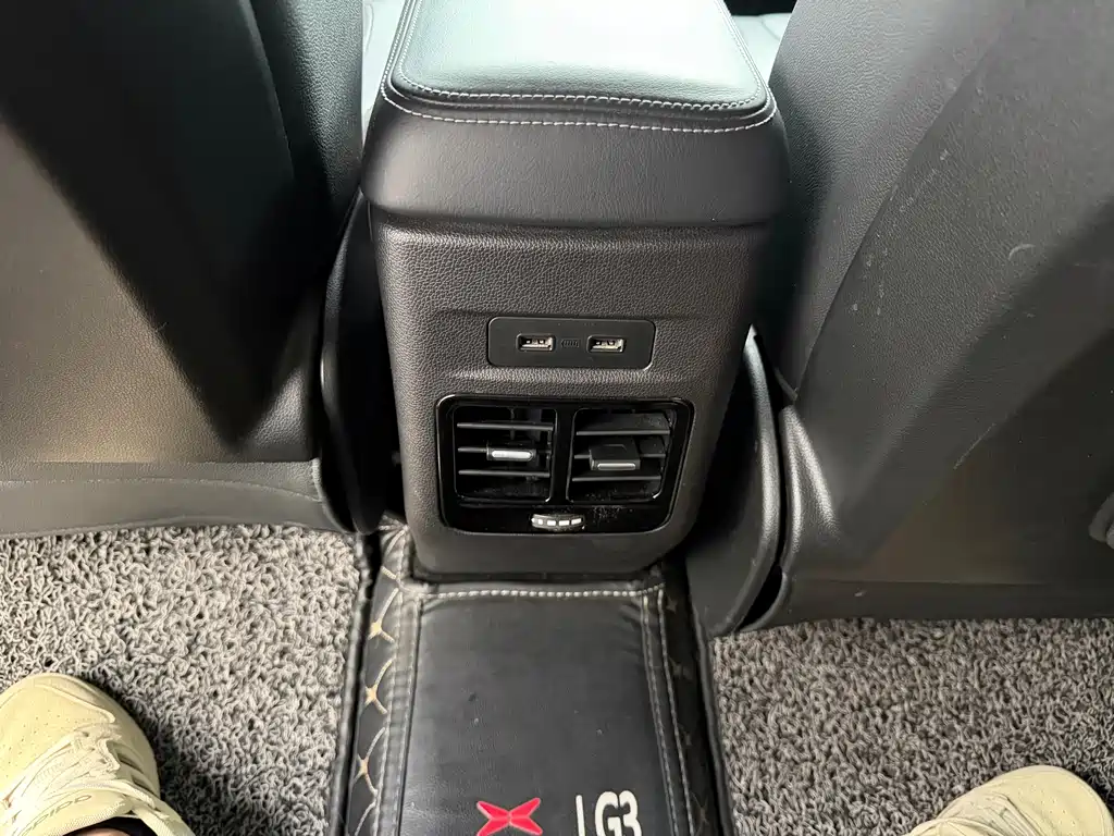 XPeng G3 — миниатюра 10