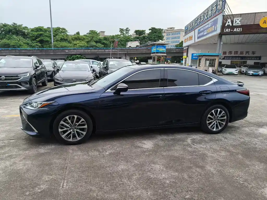 Lexus ES — миниатюра 3