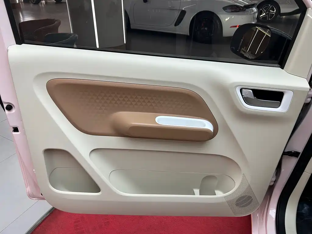 Wuling MINIEV — миниатюра 9