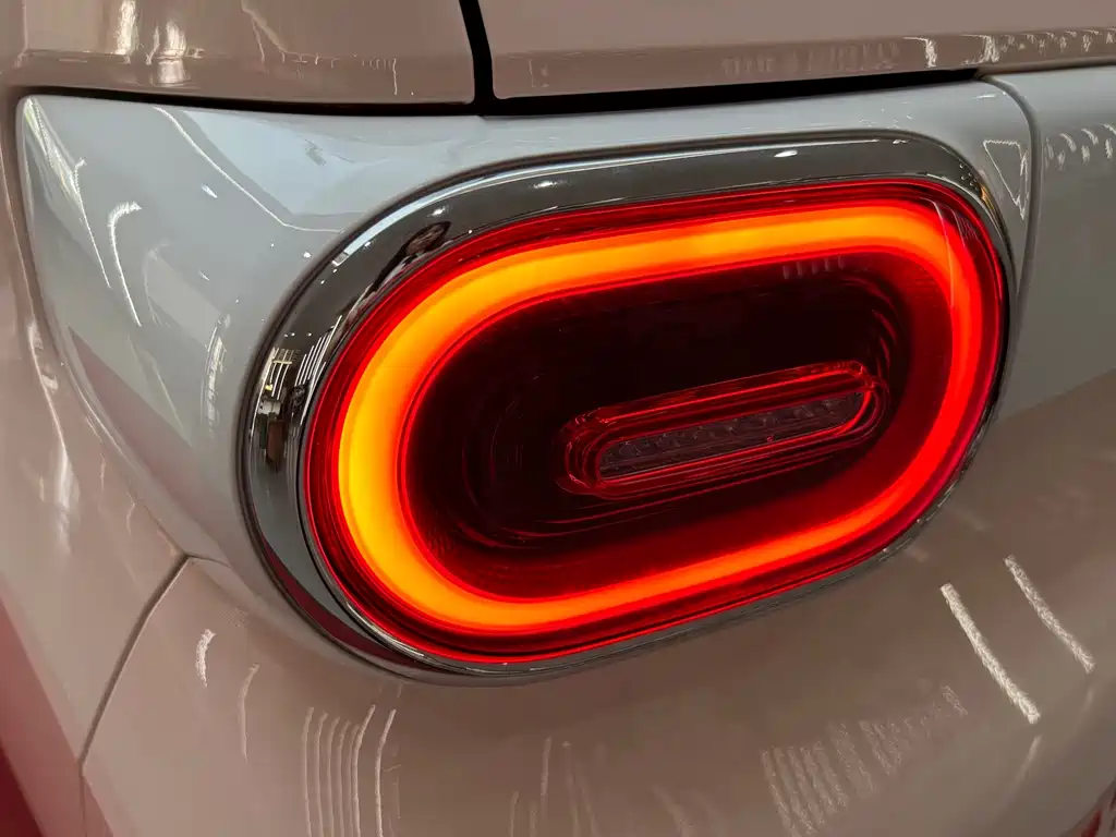 Wuling MINIEV — миниатюра 25