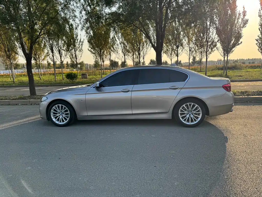 BMW 5 Series — миниатюра 30