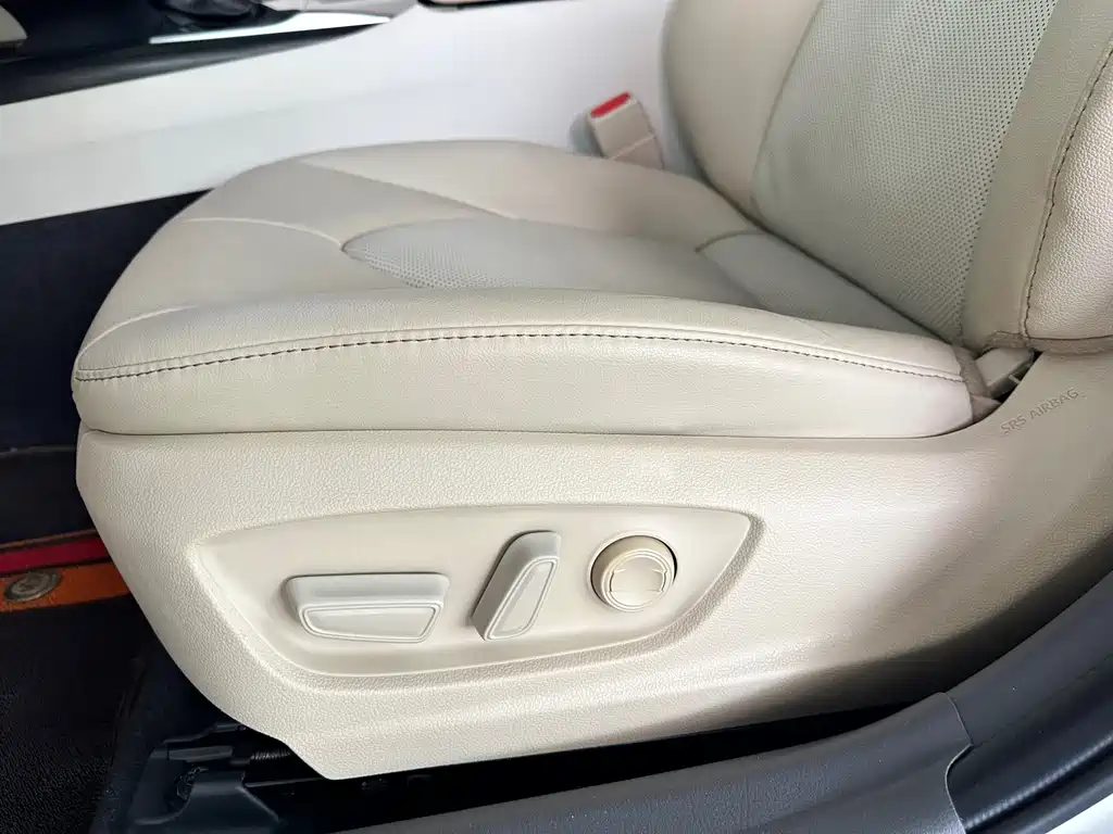 Toyota Camry — миниатюра 14