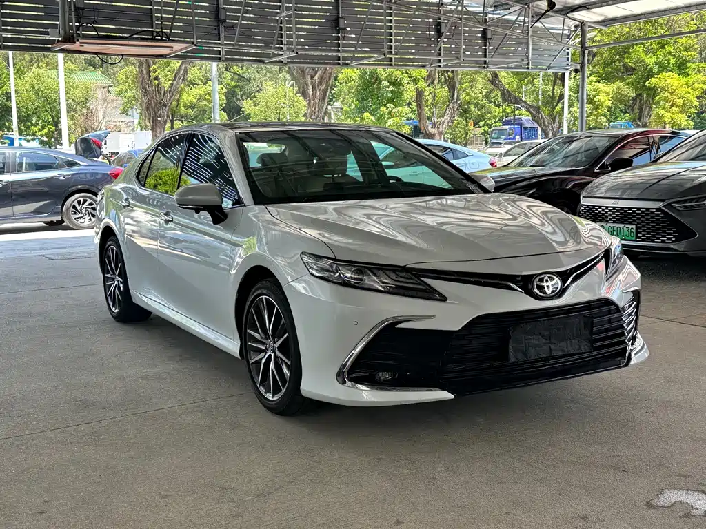 Toyota Camry — миниатюра 2