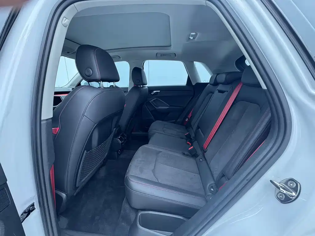 Audi Q3 — миниатюра 12