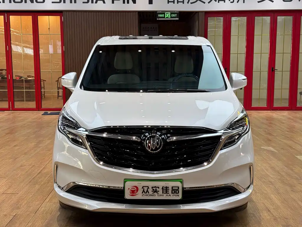 Buick GL8 — миниатюра 2
