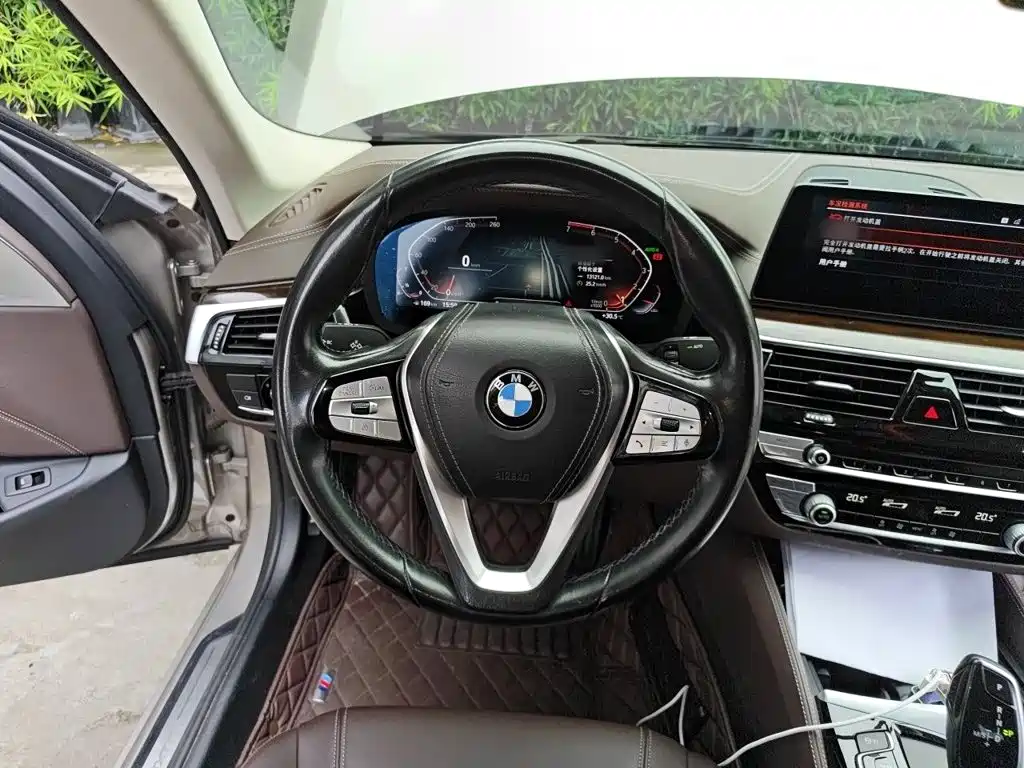 BMW 5 Series — миниатюра 3