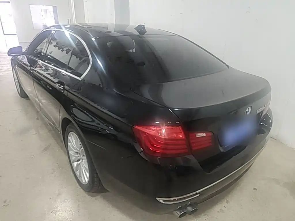 BMW 5 Series — миниатюра 5
