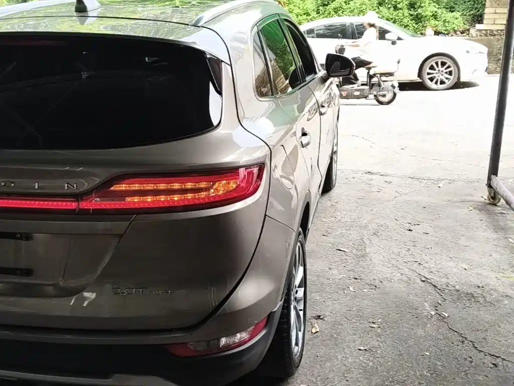 Lincoln MKC — миниатюра 8
