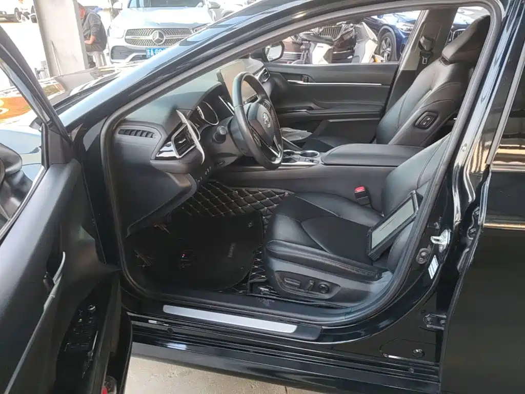 Toyota Camry — миниатюра 16
