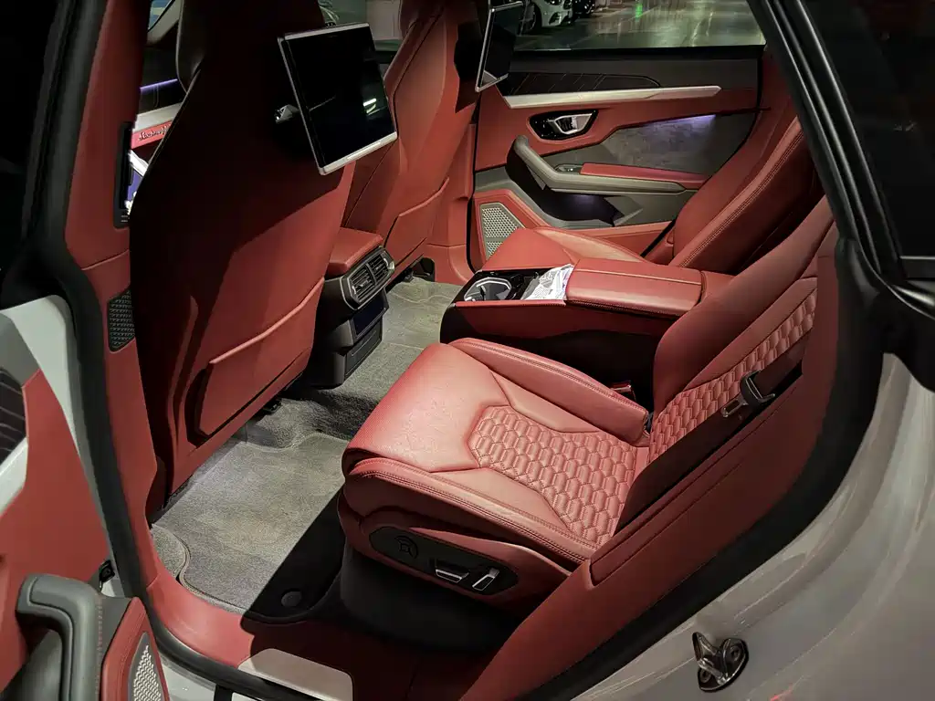 Lamborghini Urus — миниатюра 9