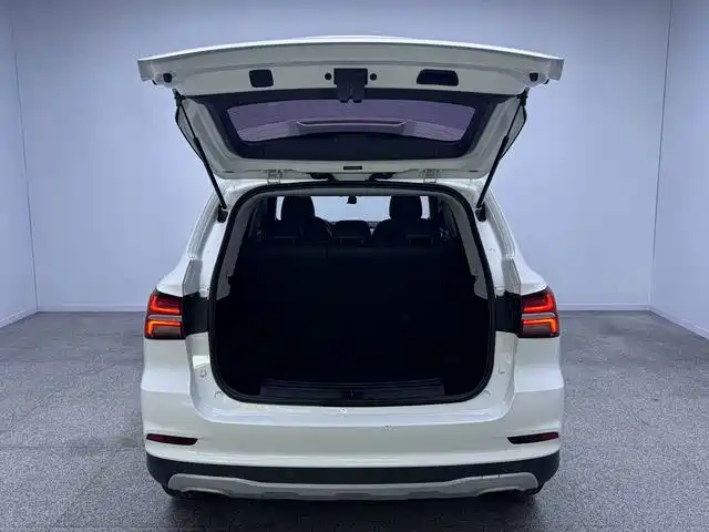Roewe RX5 — миниатюра 11
