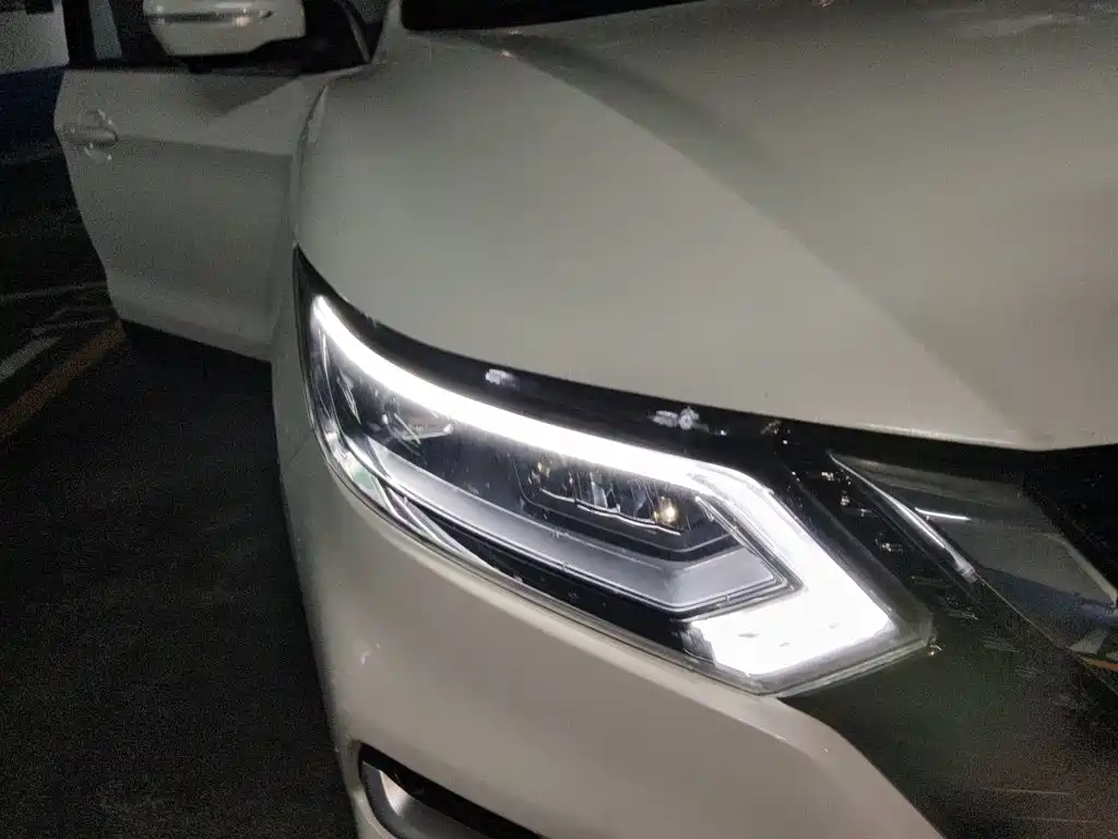 Nissan Qashqai — миниатюра 7