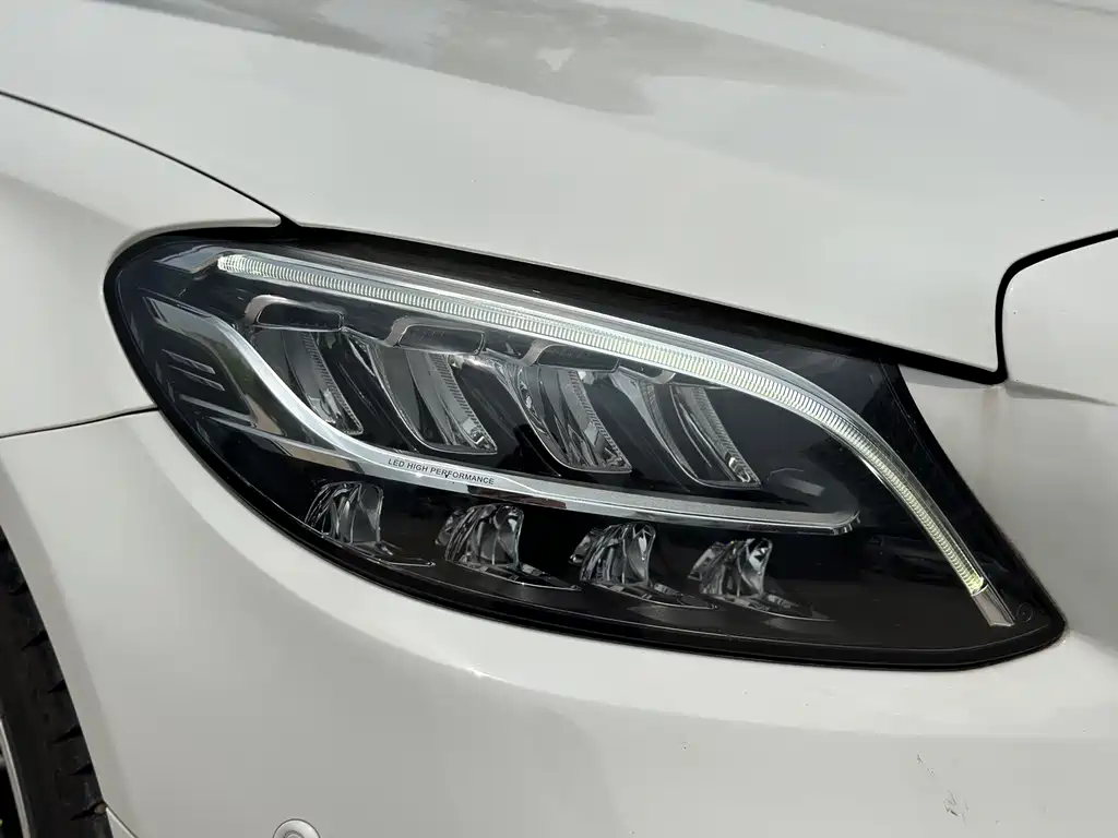Mercedes-Benz C-Class — миниатюра 4