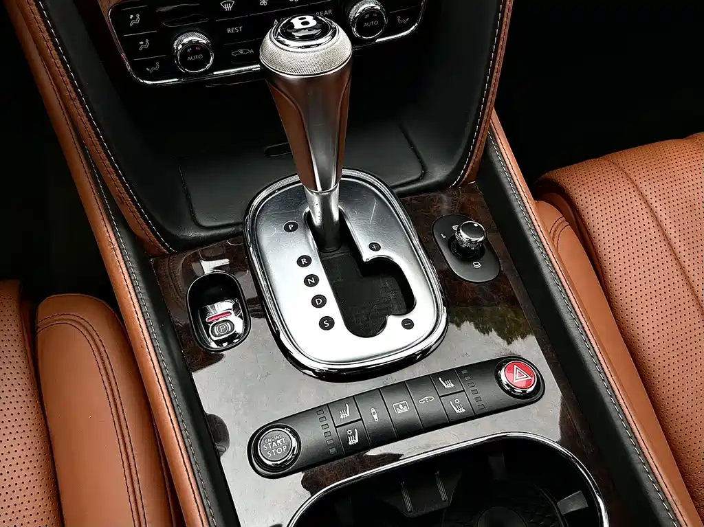 Bentley Flying Spur — миниатюра 10