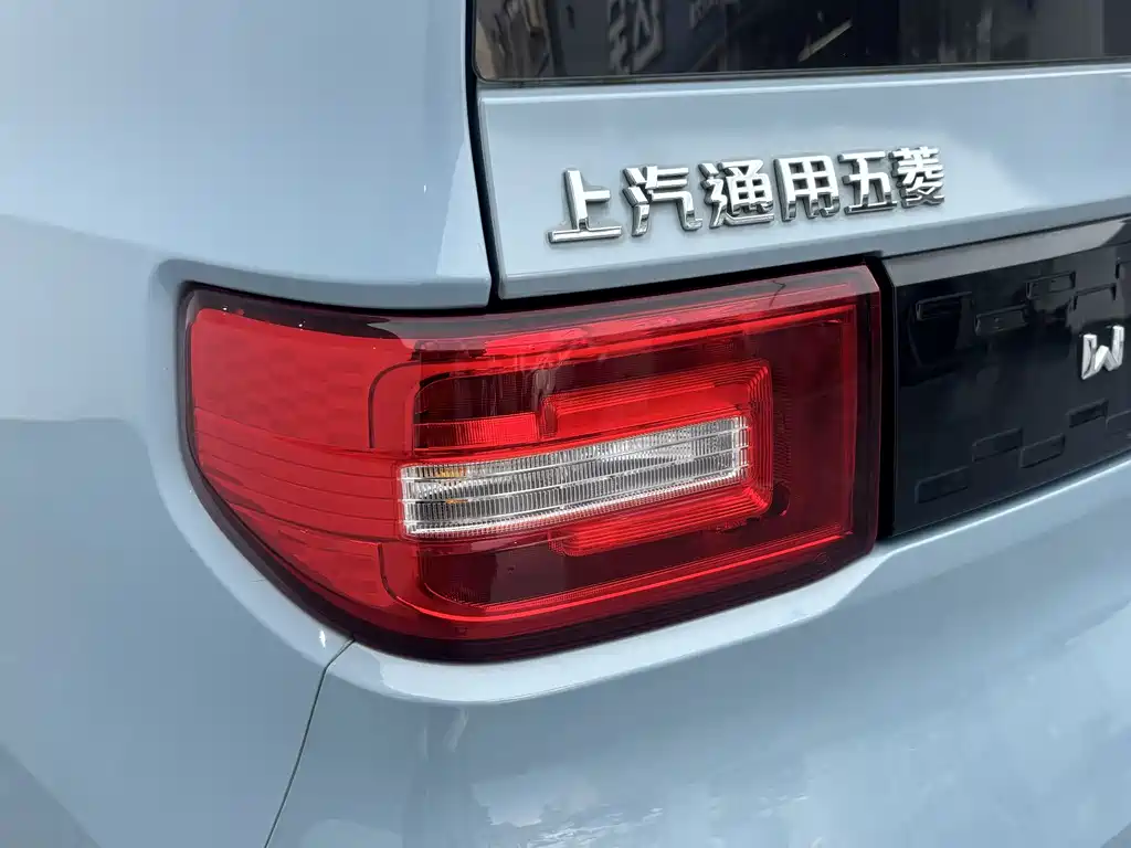 Wuling MINIEV — миниатюра 6