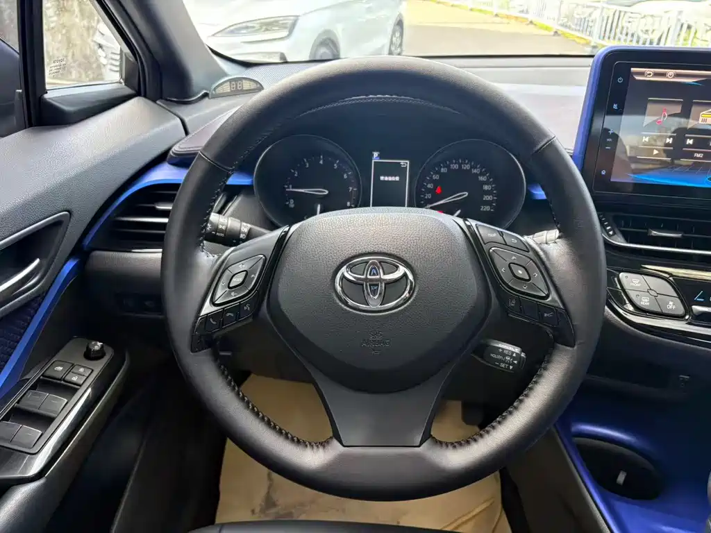 Toyota C-HR — миниатюра 10