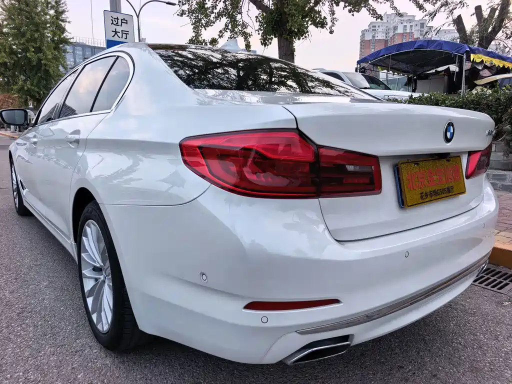 BMW 5 Series — миниатюра 20
