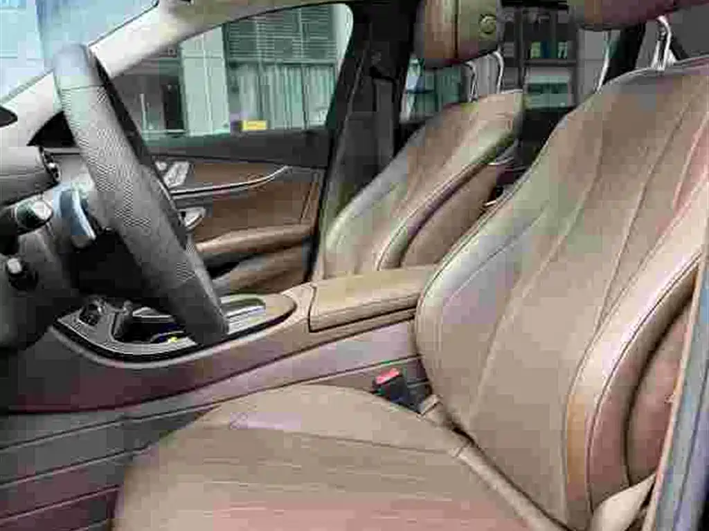 Mercedes-Benz E-Class — миниатюра 8