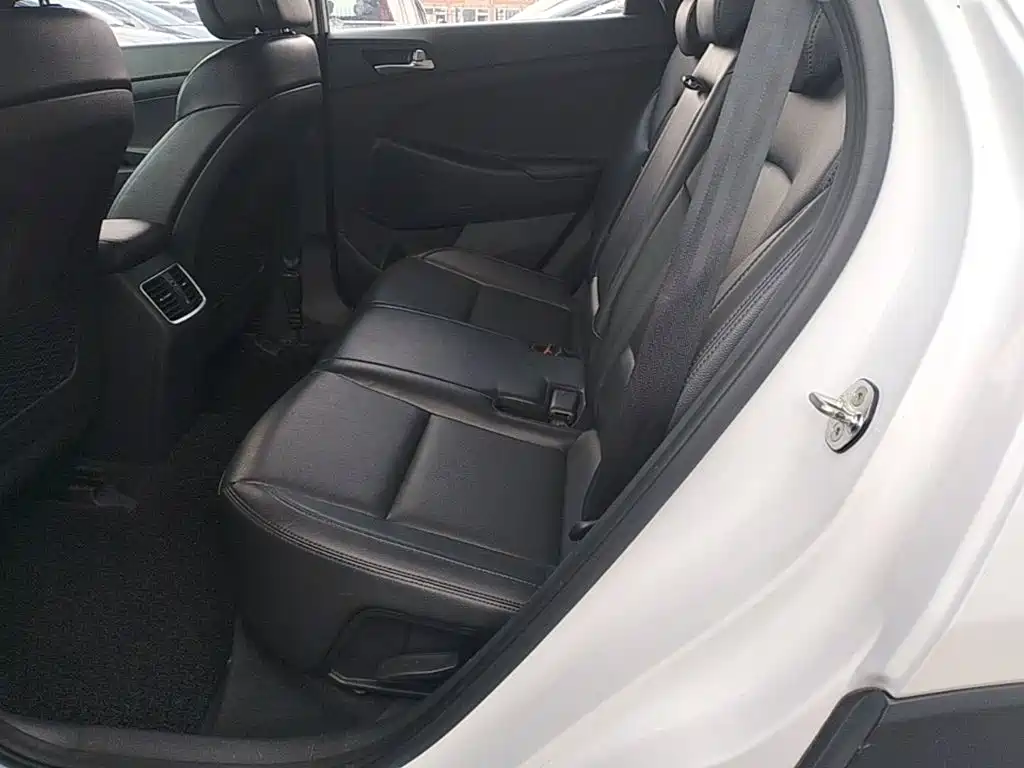 Hyundai Tucson — миниатюра 17