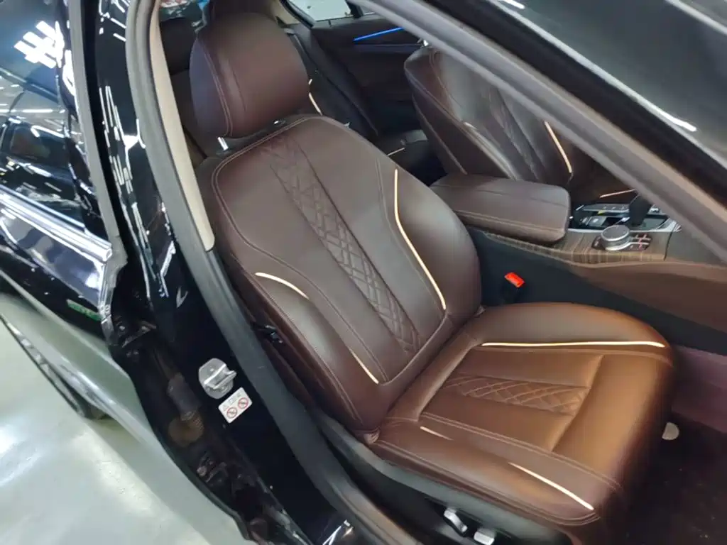 BMW 5 Series New Energy — миниатюра 25
