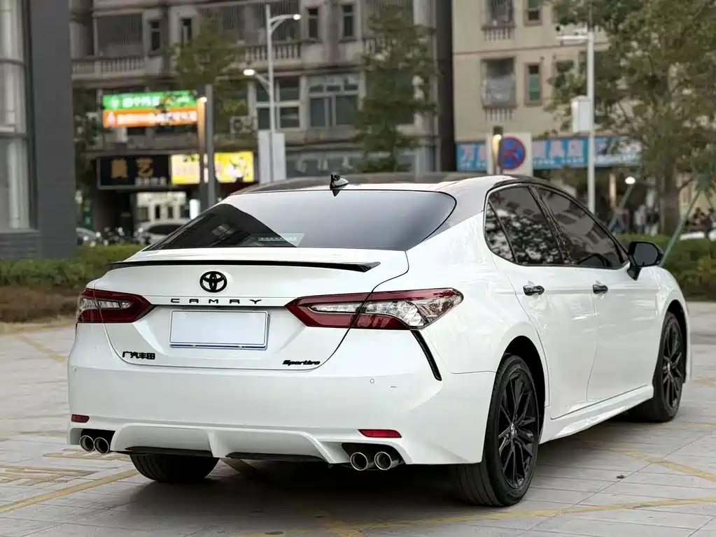TOYOTA CAMRY
