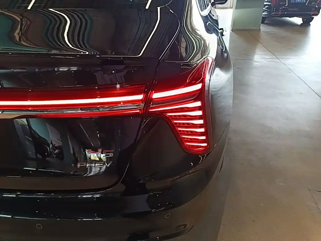 Hongqi Hongqi H5 PHEV — миниатюра 8