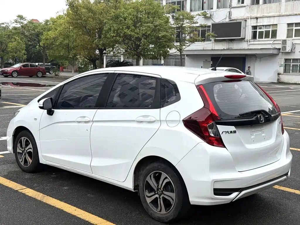 Honda Fit — миниатюра 7