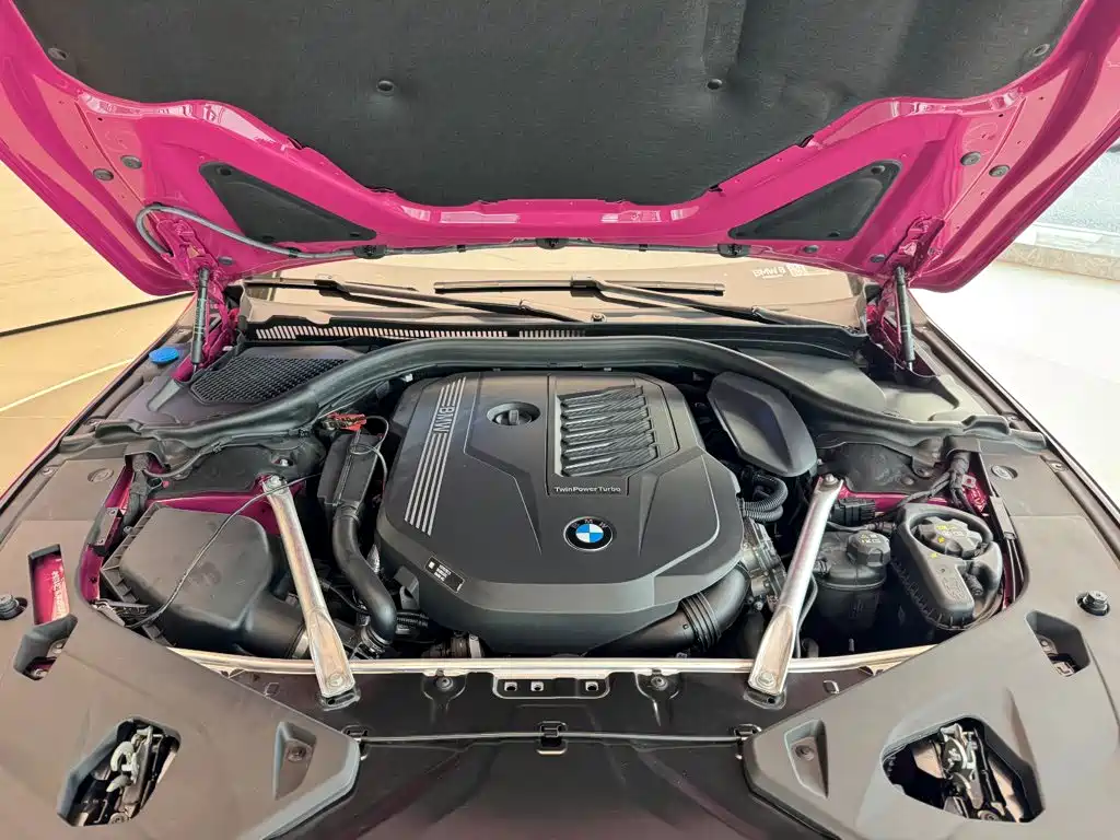 BMW 8 Series — миниатюра 10
