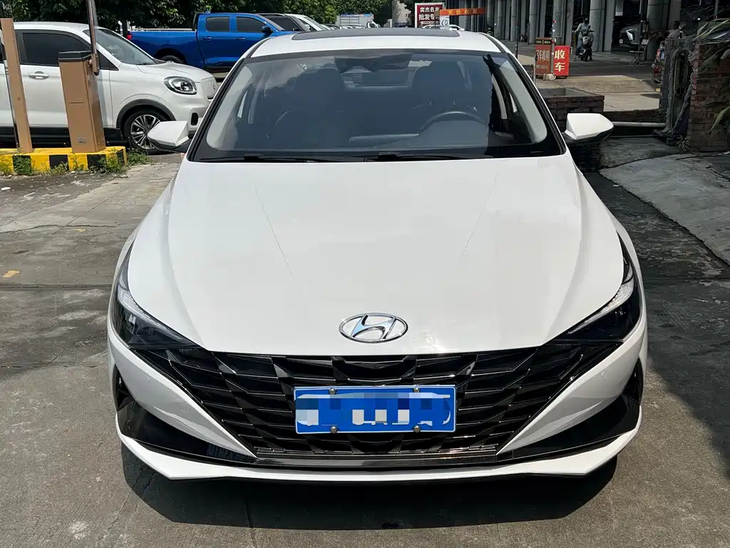 Hyundai Elantra — миниатюра 2