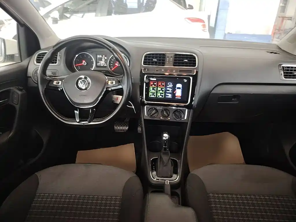 Volkswagen Polo — миниатюра 10