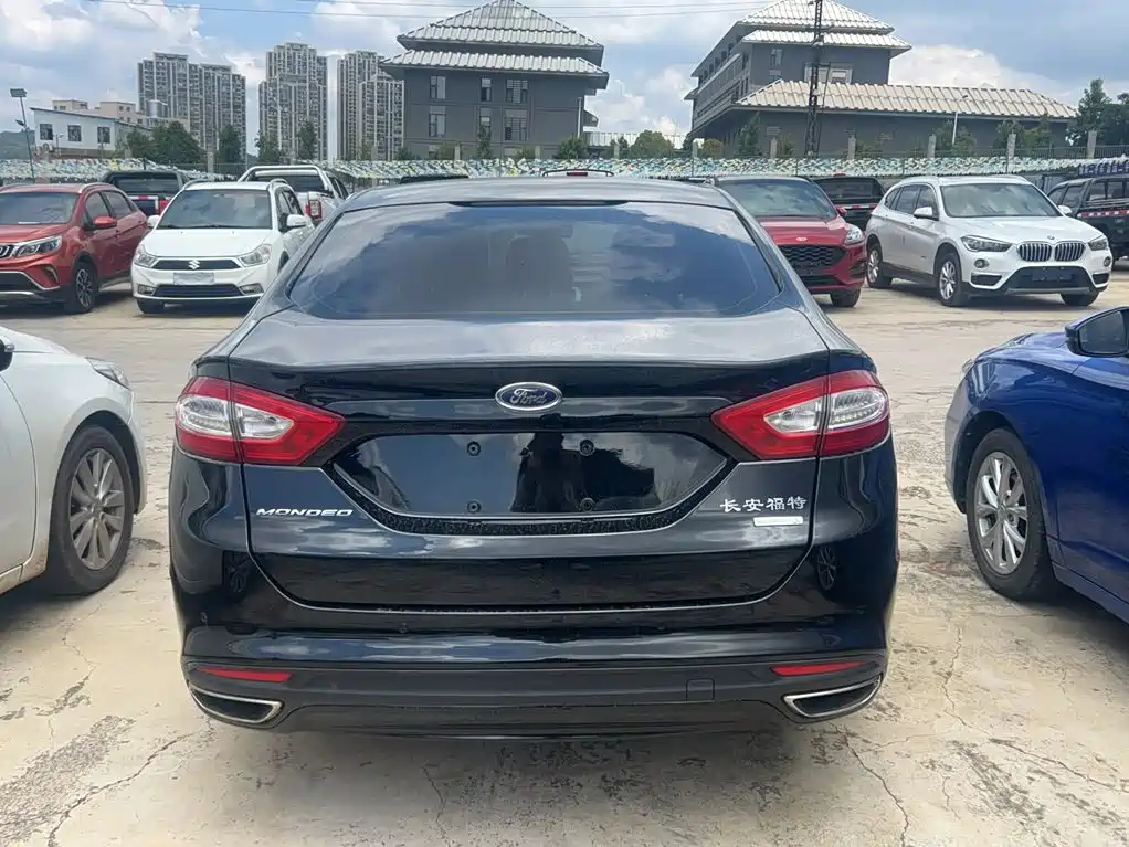 Ford Mondeo — миниатюра 8